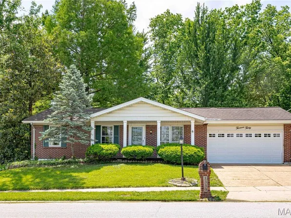 1330 Fenton Hills Rd, Fenton, MO 63026