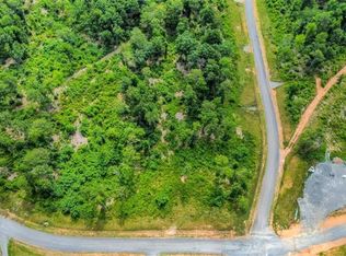 128 Twisted Oak Rd, Talking Rock, GA 30175