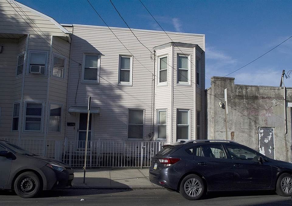 2nd image of 127 Logan Ave