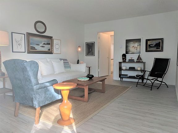 2nd image of 360 Lime Ave #1X1