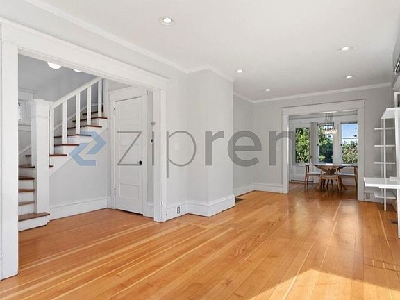5th image of 2038 8th Ave N