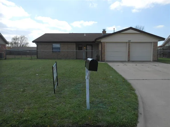107 SE Sungate Blvd, Lawton, OK 73501