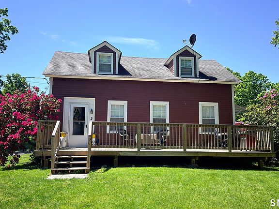 3rd image of 2 Maple Avenue