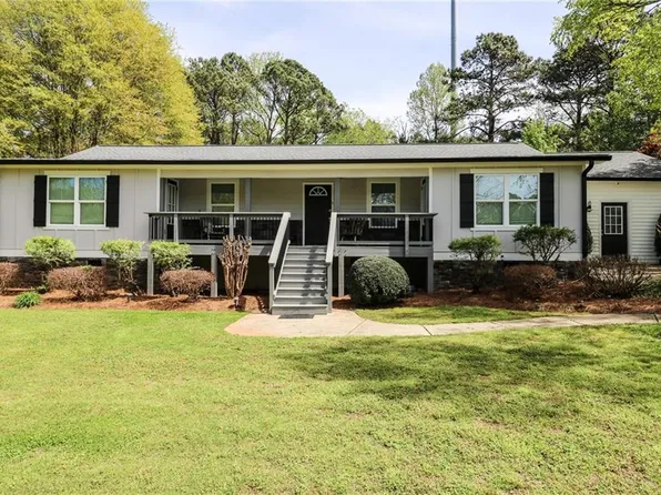 1215 Waters Rd, Hiram, GA 30141