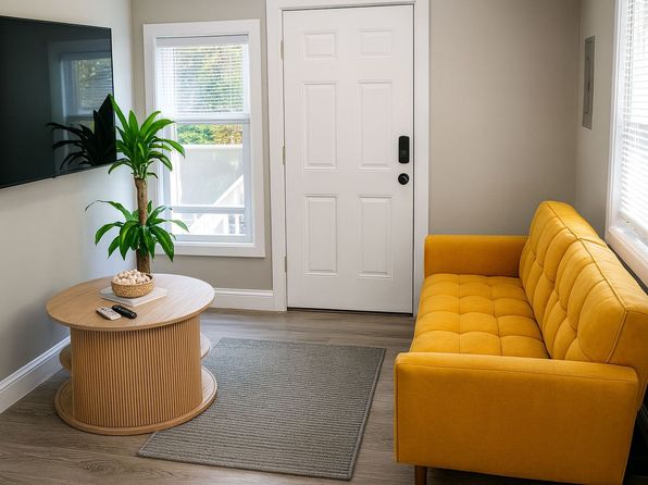 24-32 Argonne Ter #8