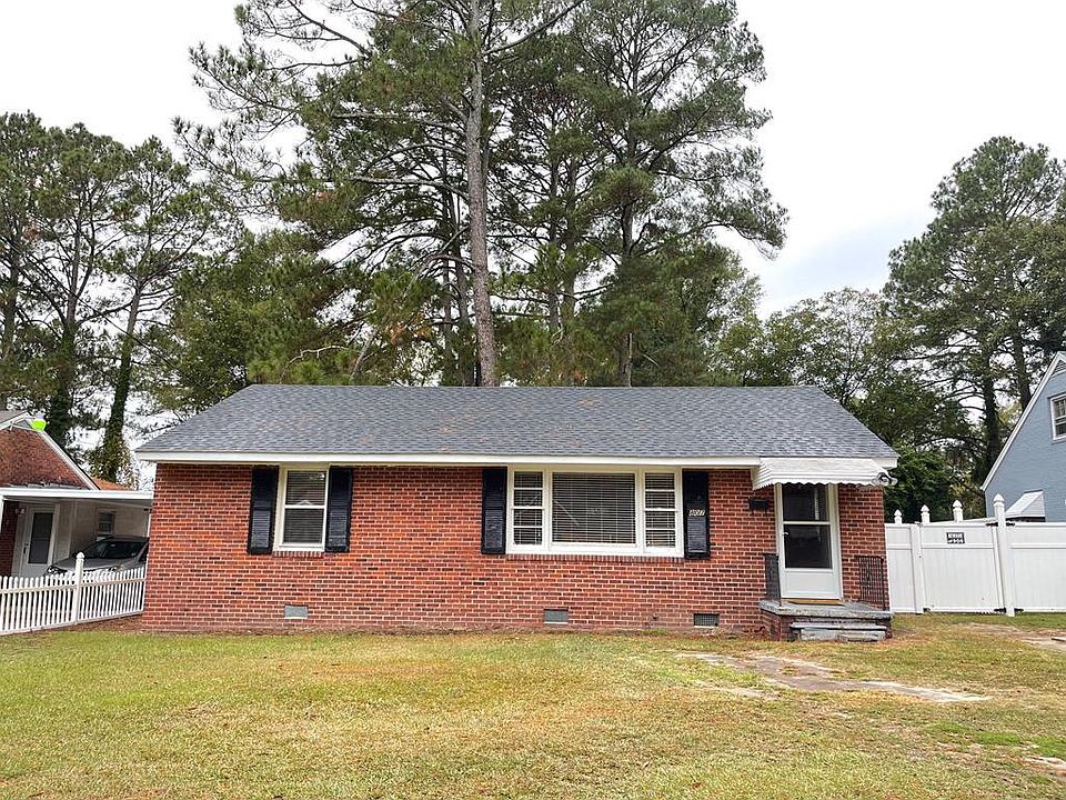 1st image of 807 S Andrews Ave