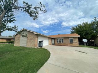 7909 NW Echo Rd, Lawton, OK 73505