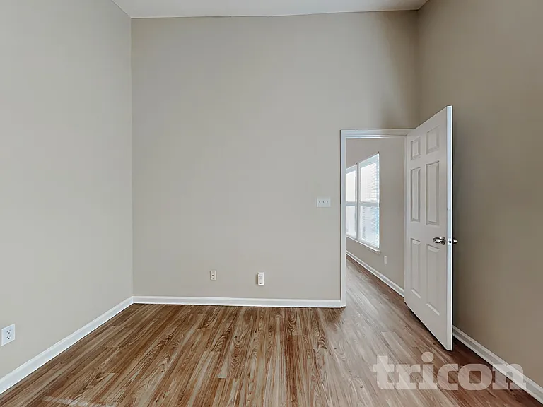143 Markham Dr — Photo 11