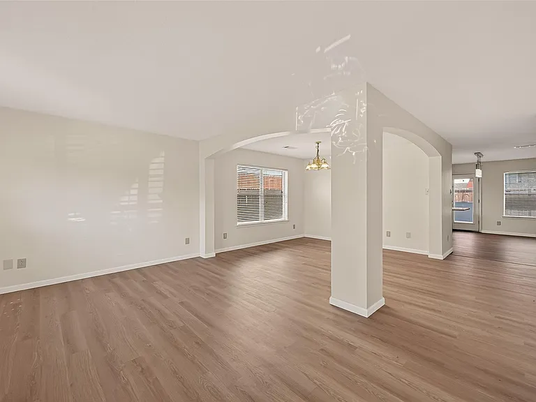 15910 Clayton Bend Dr — Photo 6