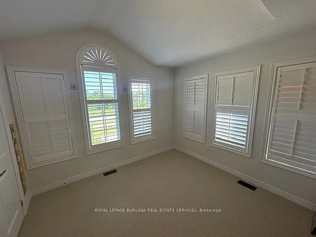57 Macbean Cres — Photo 11