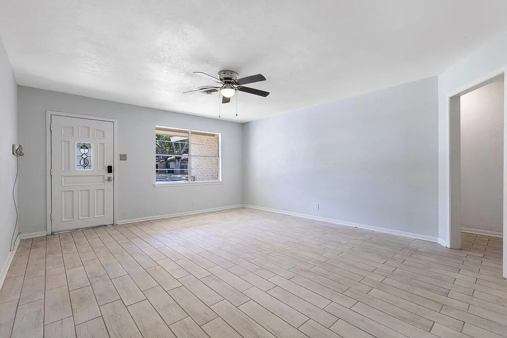 4 bed, 3.0 bath, 2764 sqft, $2,900 — Photo 3