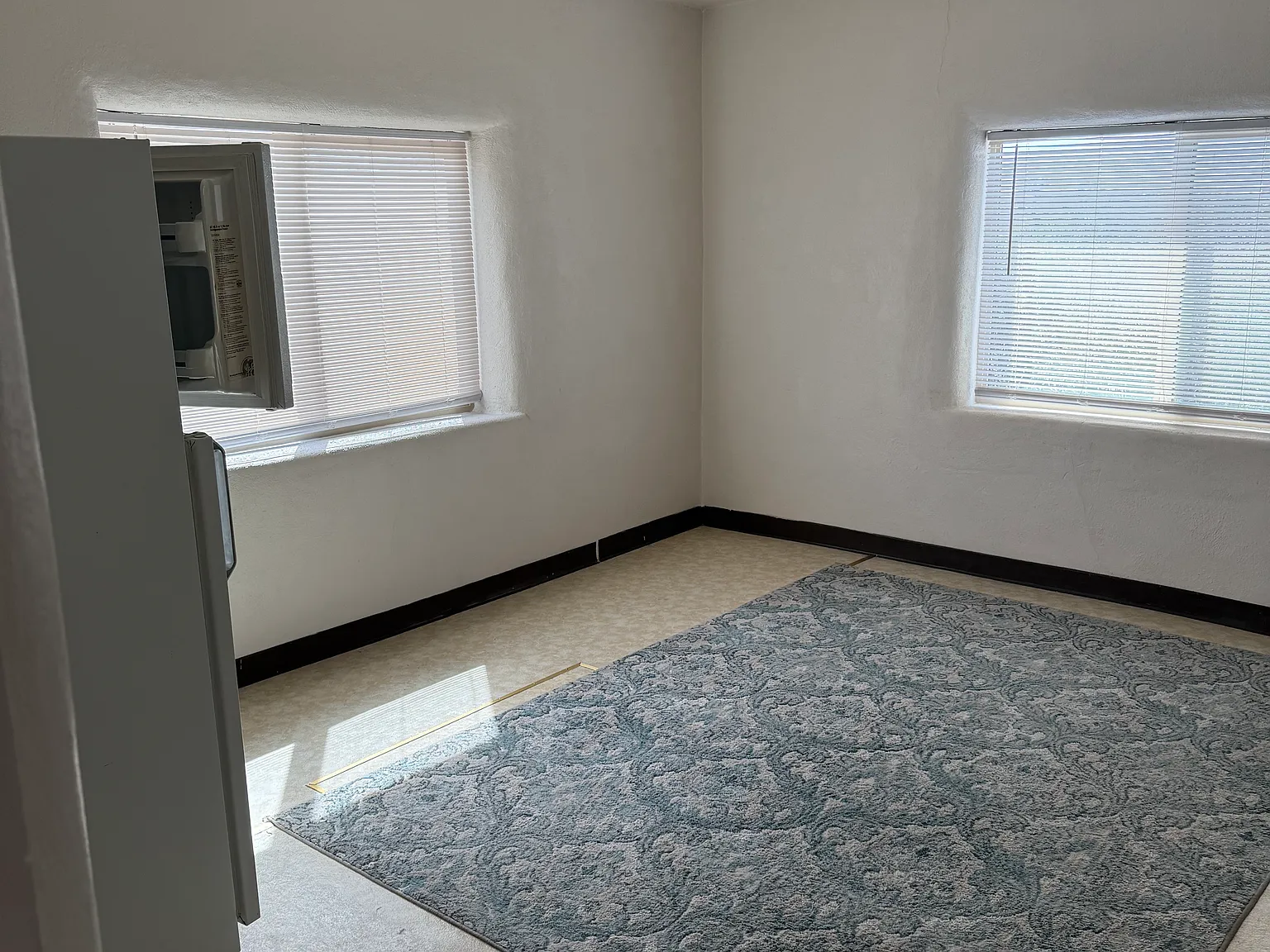 1 bed, 1000 sqft, $1,100 — Photo 2