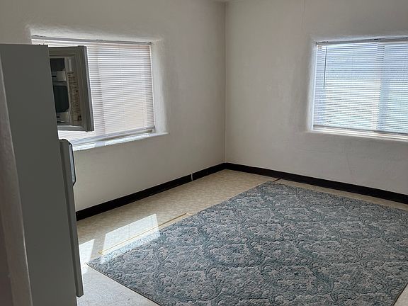 2nd image of 42 Los Tapias Ln