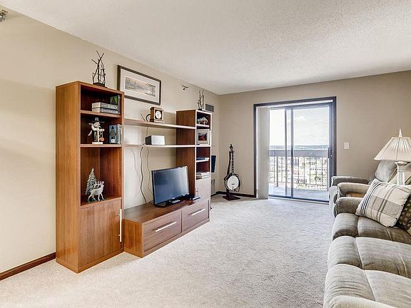 5th image of 78 10th St E Unit 2705