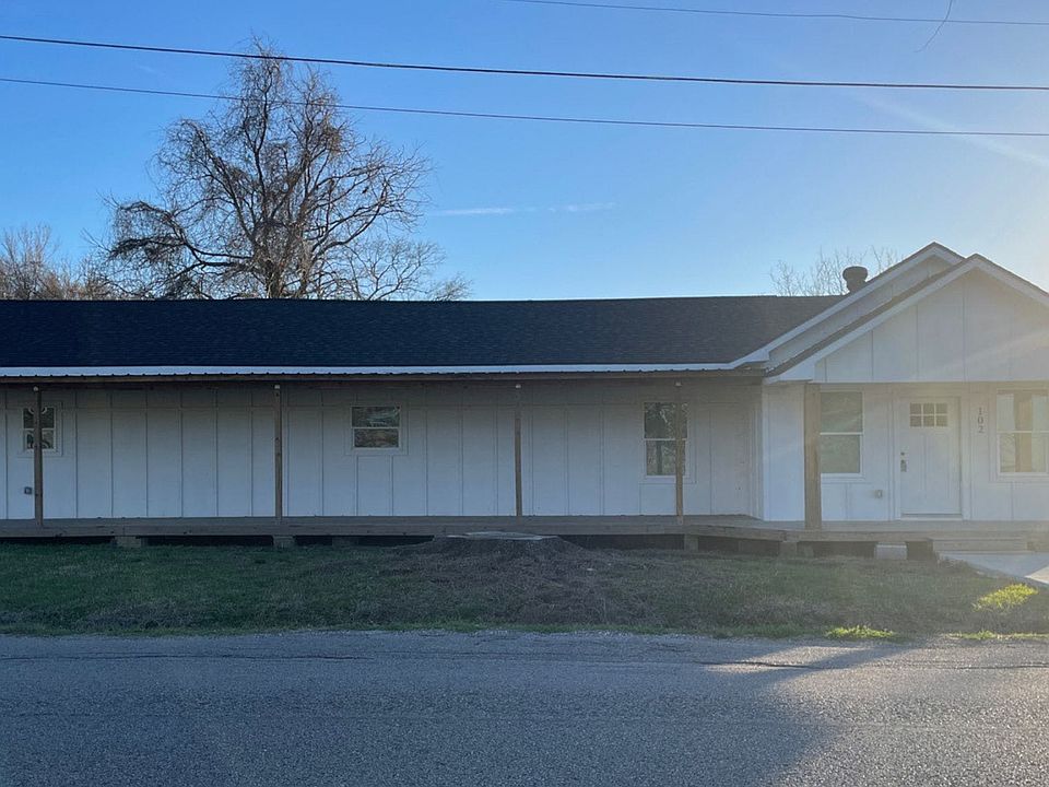 1st image of 102 Pecan St