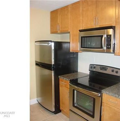 4th image of 611 S Glenwood Ave