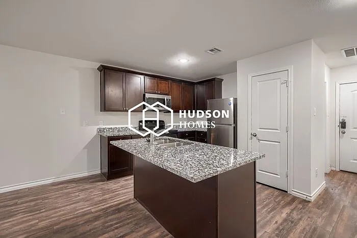 2404 E Cornell St — Photo 4