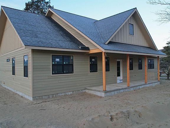 3rd image of 2151 Highland Flats Rd