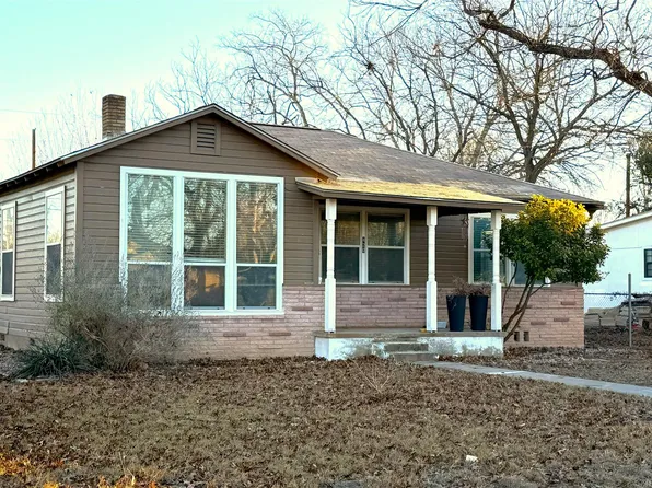 420 Stonewall St, Kerrville, TX 78028