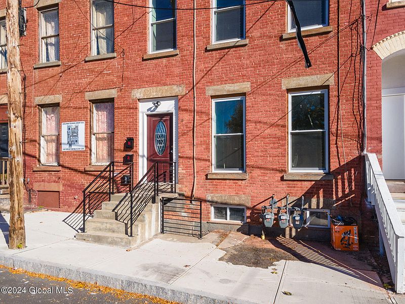 4th image of 15 Delaware Street