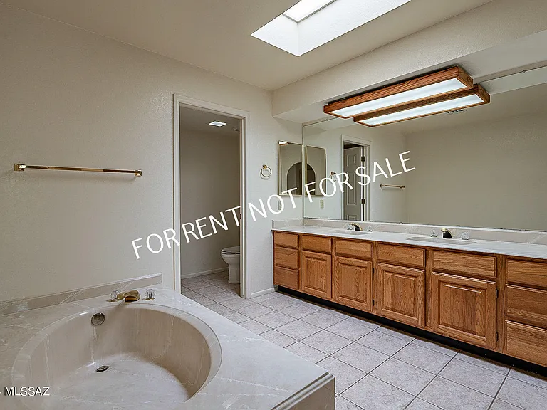 936 E Camino Diestro — Photo 33