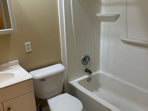 4th image of 10133 Cavalier Ct