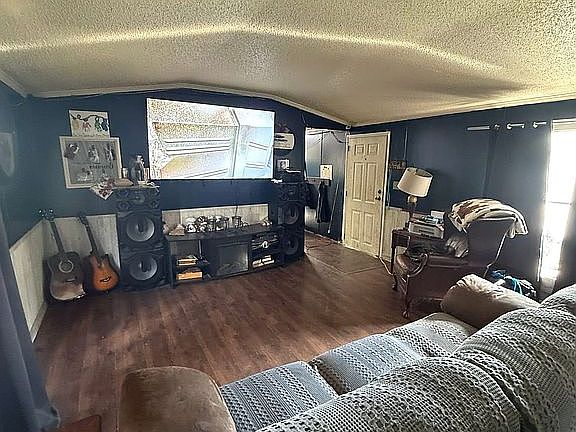 3rd image of 1131 Torch St