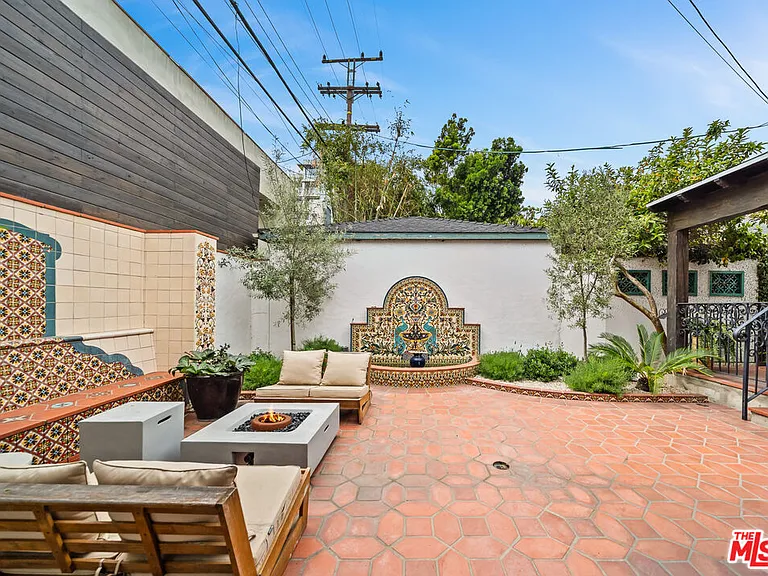 8822 Rosewood Ave — Photo 23