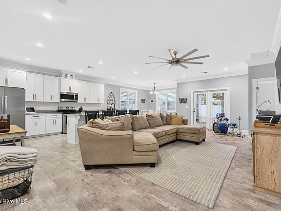 5th image of 2605 E Oak Island Drive