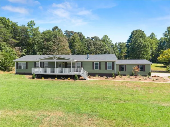 82 Bobbys Dr, Cleveland, GA 30528