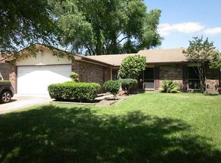 5614 Edgebrook Forest Dr, Houston, TX 77088