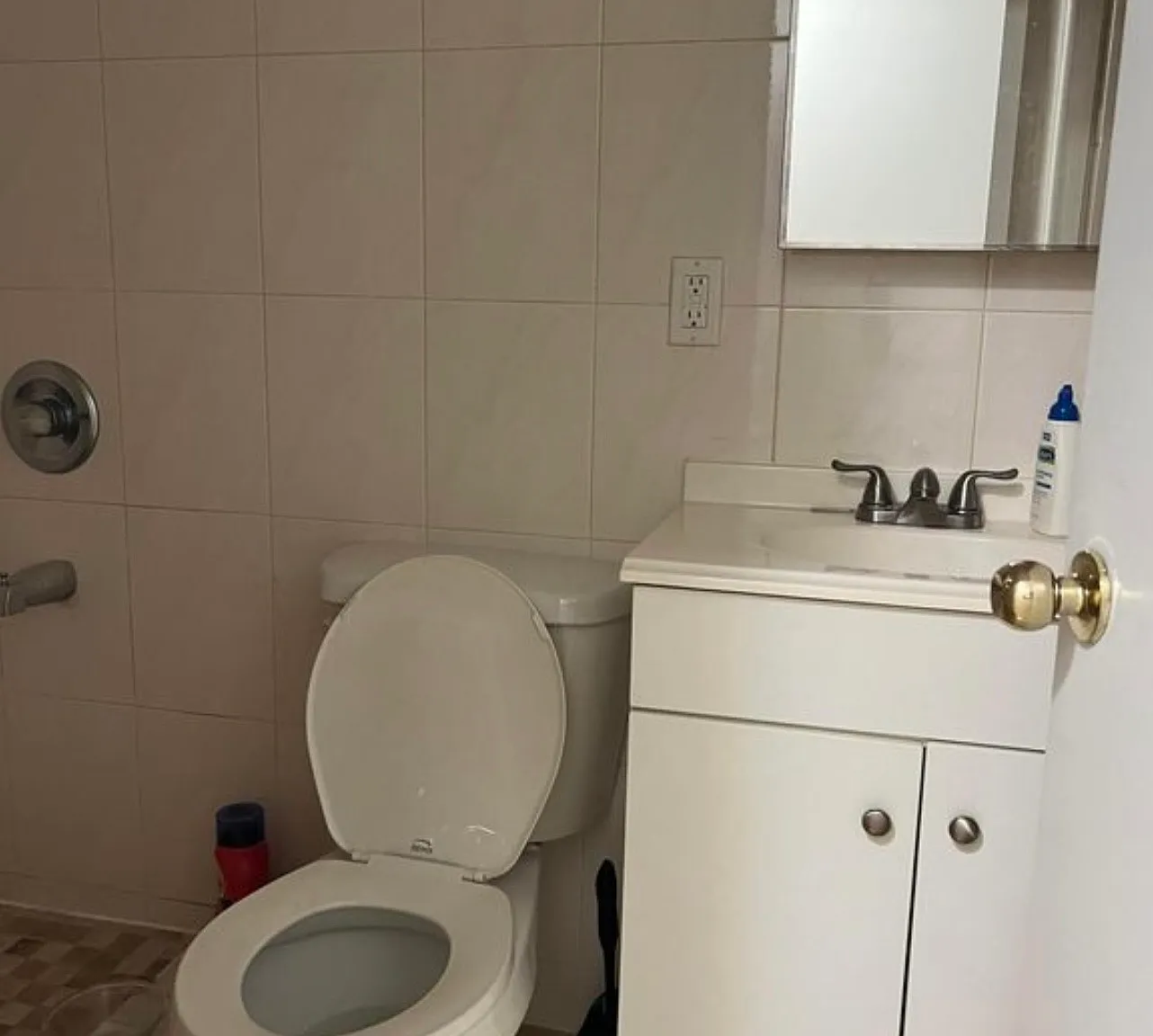 3 bed, 1600 sqft, $4,350 — Photo 4