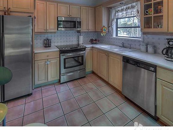 5th image of 3031 Sheridan Ave