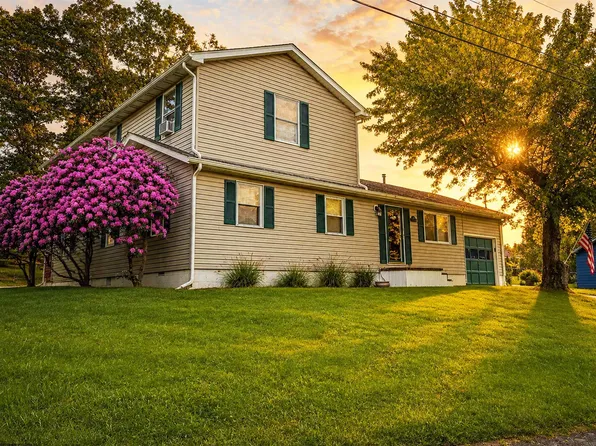 49 Nottingham Pl, Morgantown, WV 26508