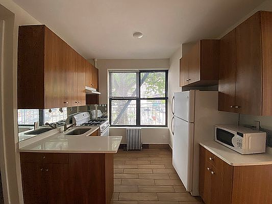 4th image of 3036 14th St APT 3F
