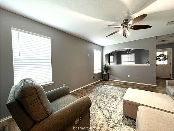 2nd image of 15305 Faircrest Ct