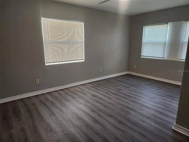 1040 Ruby St — Photo 6