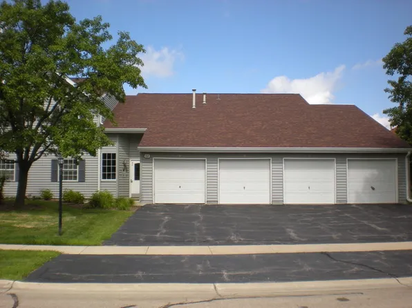 66 Gant Cir Unit C, Streamwood, IL 60107