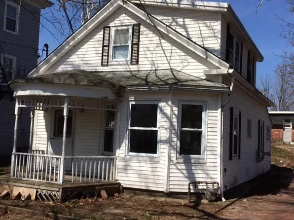 63 Union St, Woonsocket, RI 02895