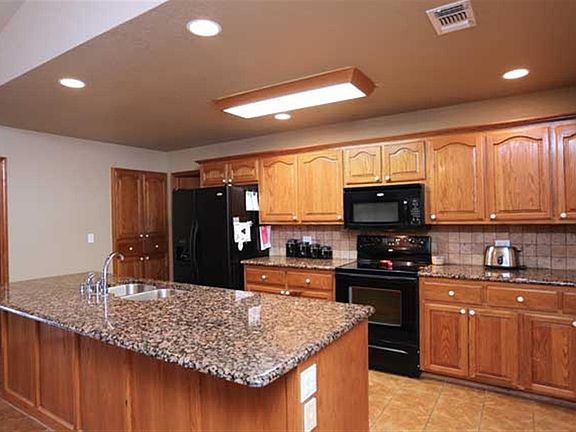 5th image of 506 Oakland Ct