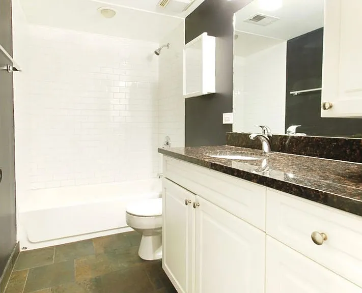 1352 N La Salle St #GDN — Photo 5