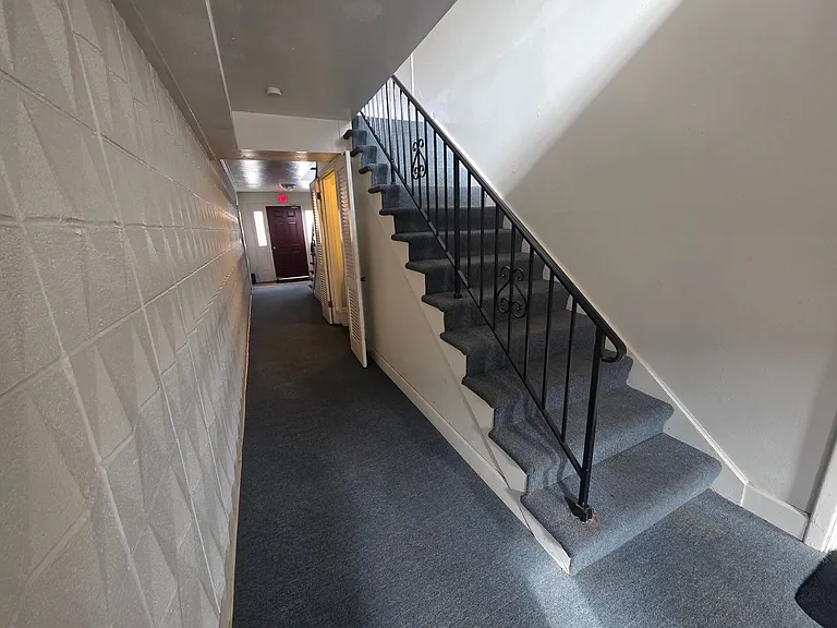 Mackenzie Place — Photo 12
