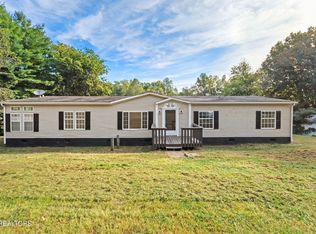 206 Half Moon Rd, Oliver Springs, TN 37840