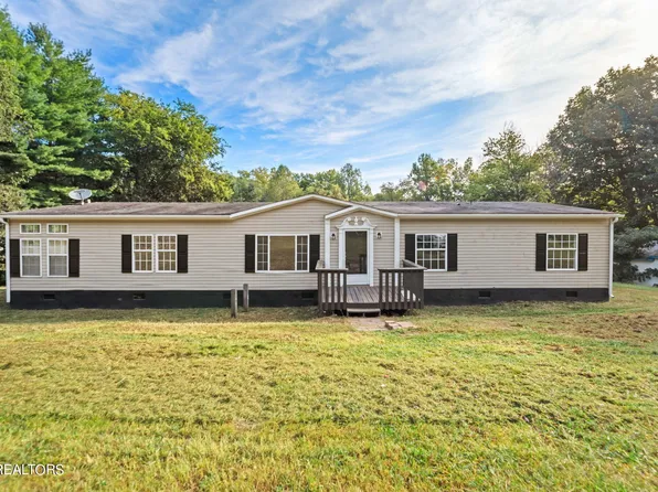 206 Half Moon Rd, Oliver Springs, TN 37840