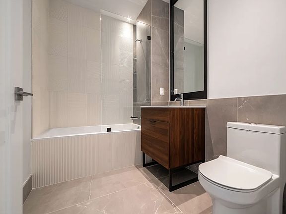 5th image of 2641 3rd St #326