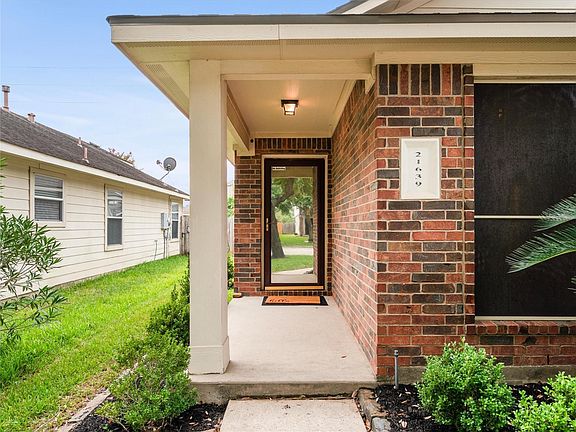4th image of 21639 Falvel Lake Dr