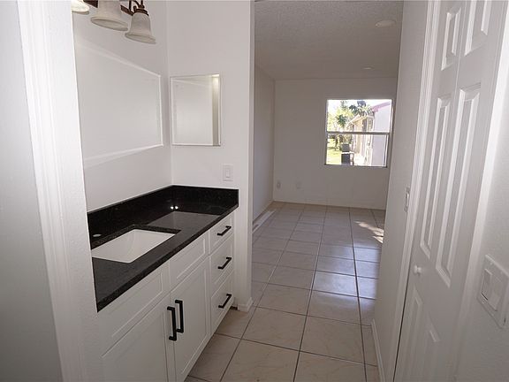 3rd image of 842 Angela Ln
