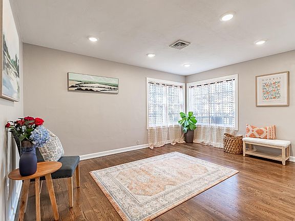 5th image of 4523 Park Ave