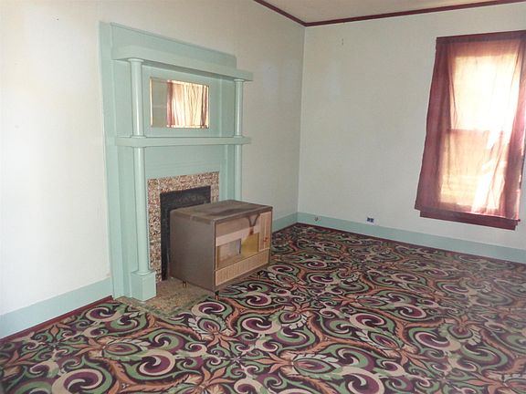3rd image of 6 Bradley Ln