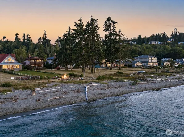 8656 NE Point No Point Road, Hansville, WA 98340